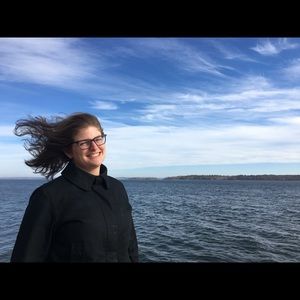 Meet your Posher, Liz